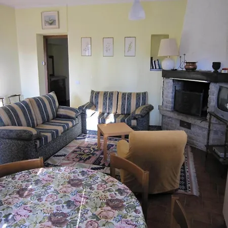 Vakantiehuis Peaceful In With Garden