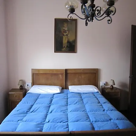 Dom wakacyjny Peaceful In With Garden