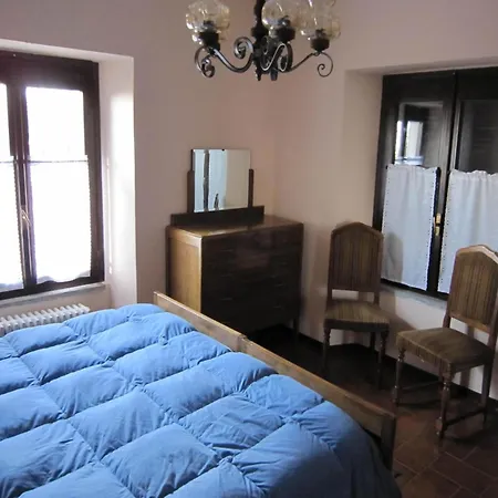 Vakantiehuis Peaceful In With Garden Verbania