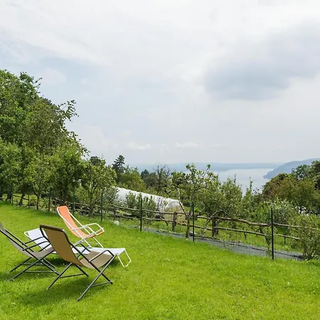 Peaceful In With Garden Vakantiehuis